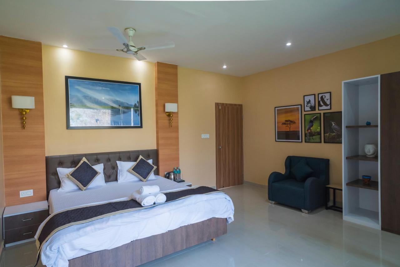 Tusker Tea County Hotel Chalsa Exterior photo