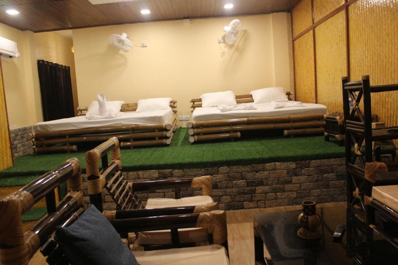 Tusker Tea County Hotel Chalsa Exterior photo